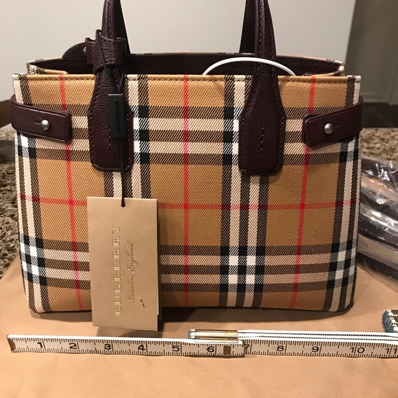 SOLD!! NWT Burberry Vintage Check Banner - Picture 2 of 8